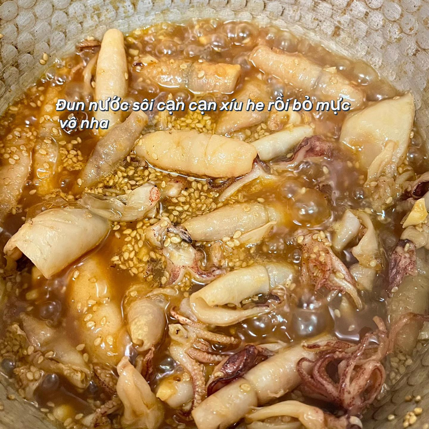 Mực Rim Me Chua Cay Đậm Đà Hương Vị