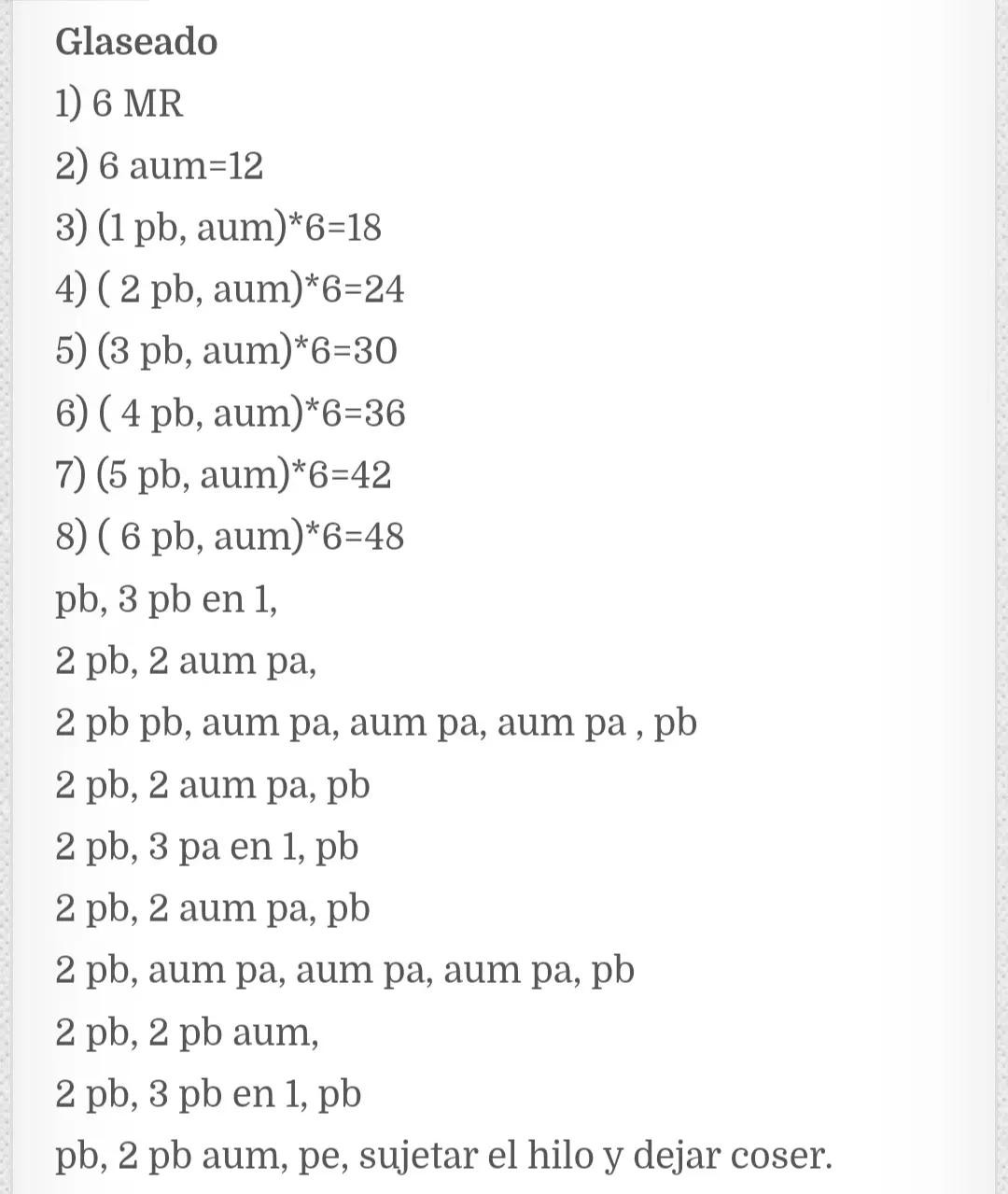 Muñeco de galleta de jengibre navideño con sombrero verde