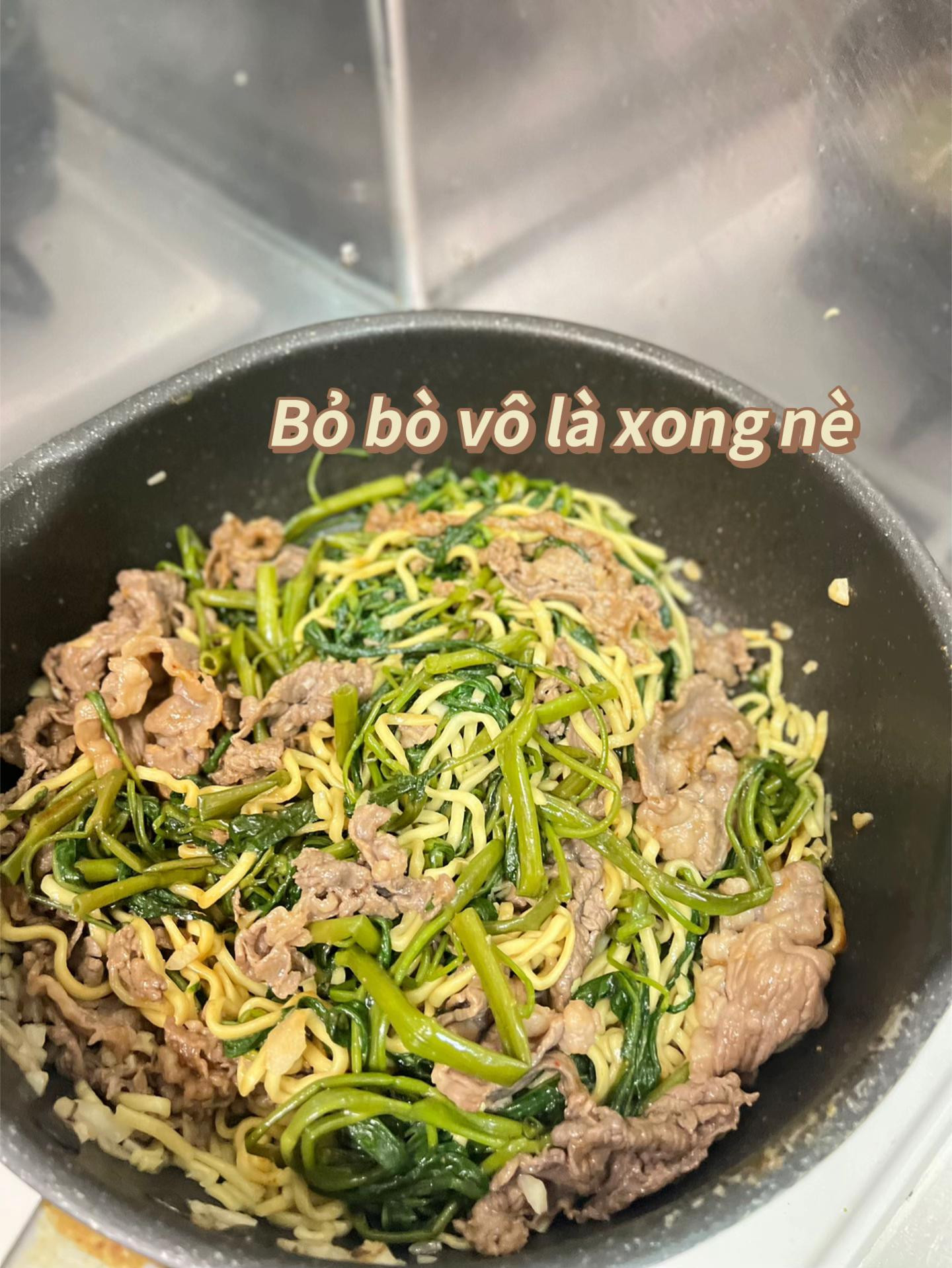 Mỳ xào bòa rau muống