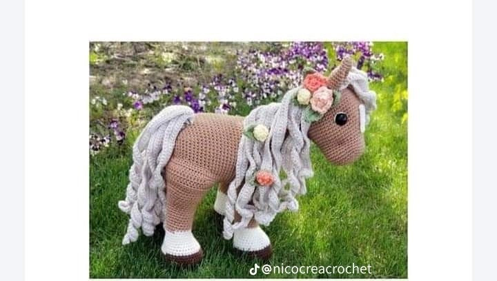 Patrón de caballo de verano para crochet divertido
