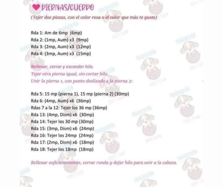 Patrón de conejo amigurumi con bufanda roja