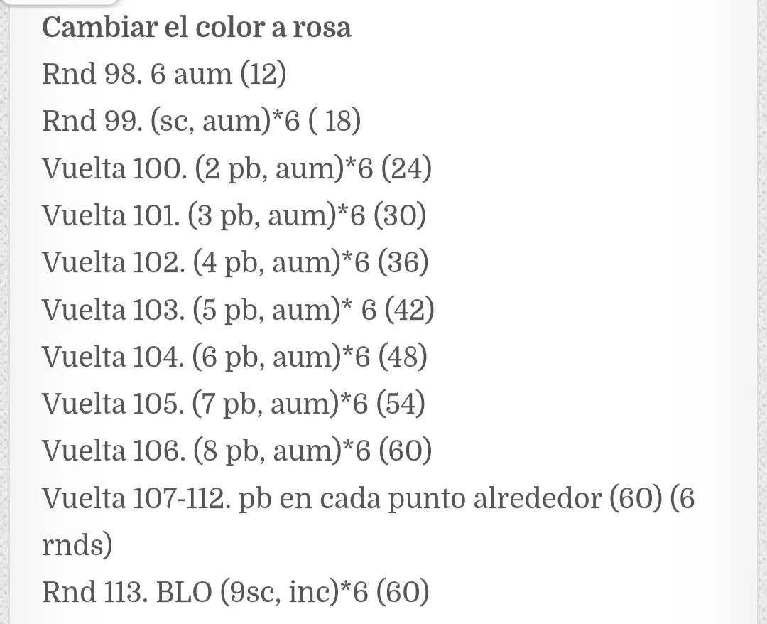 Patrón de ganchillo para oruga de colores vibrantes