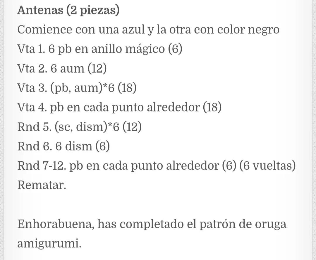 Patrón de ganchillo para oruga de colores vibrantes