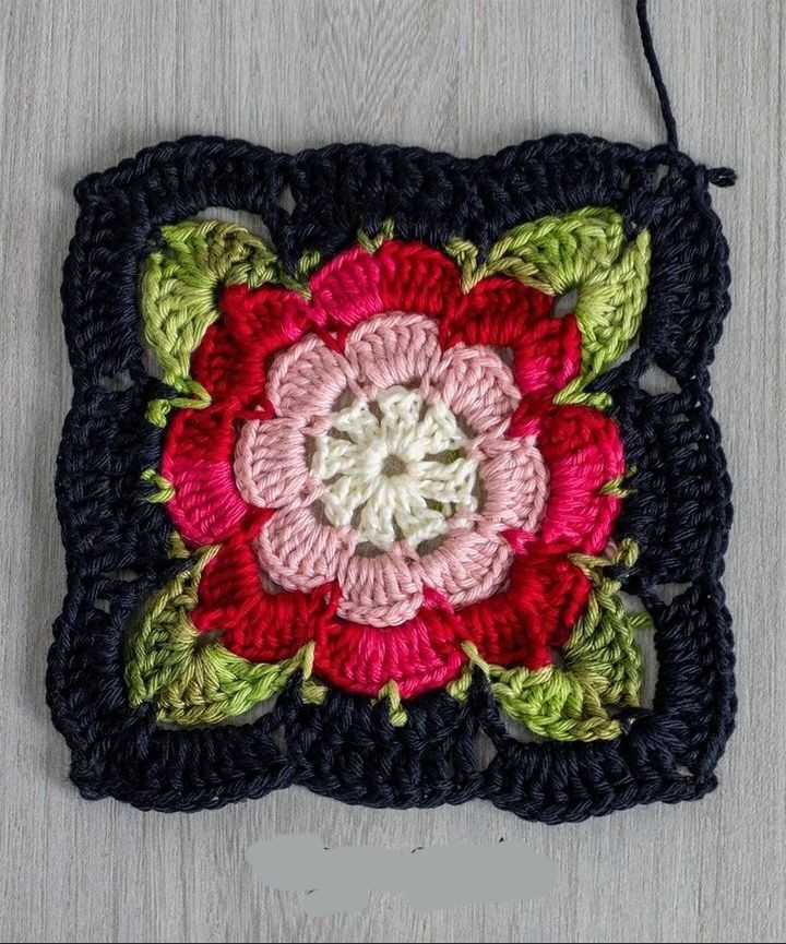 Step-by-Step Guide to Crocheting a Floral Square Pattern