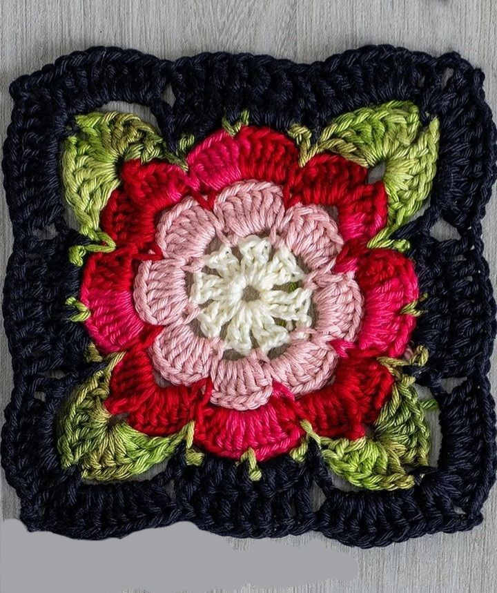 Step-by-Step Guide to Crocheting a Floral Square Pattern