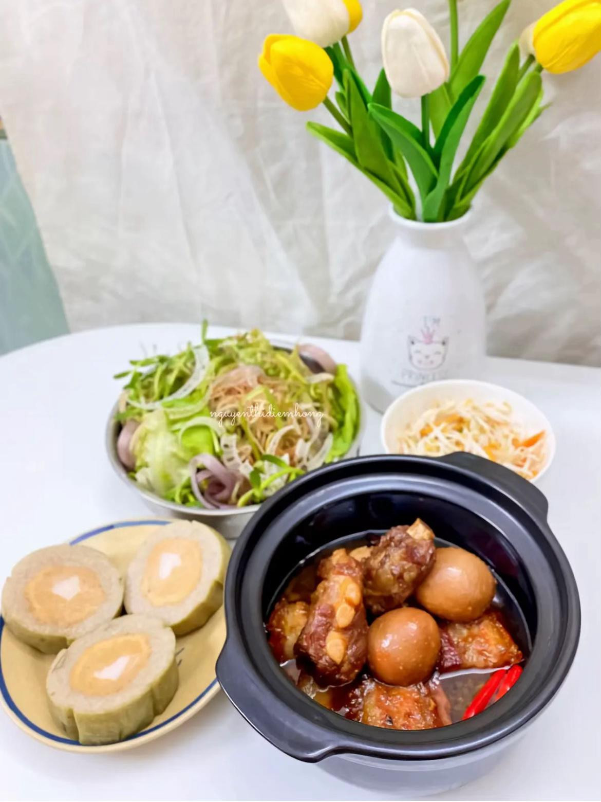 Sườn Kho Tàu Nước Dừa Thơm Ngọt Đậm Đà