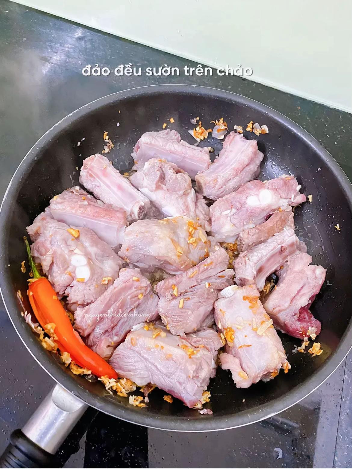 Sườn Kho Tàu Nước Dừa Thơm Ngọt Đậm Đà