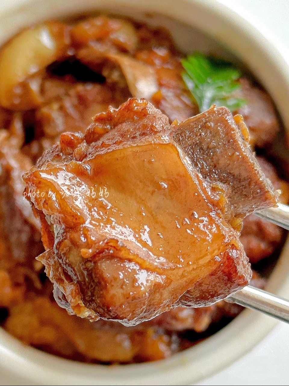 Sườn Non Rim Táo Thơm Ngon, Đậm Đà Vị Cơm Nhà