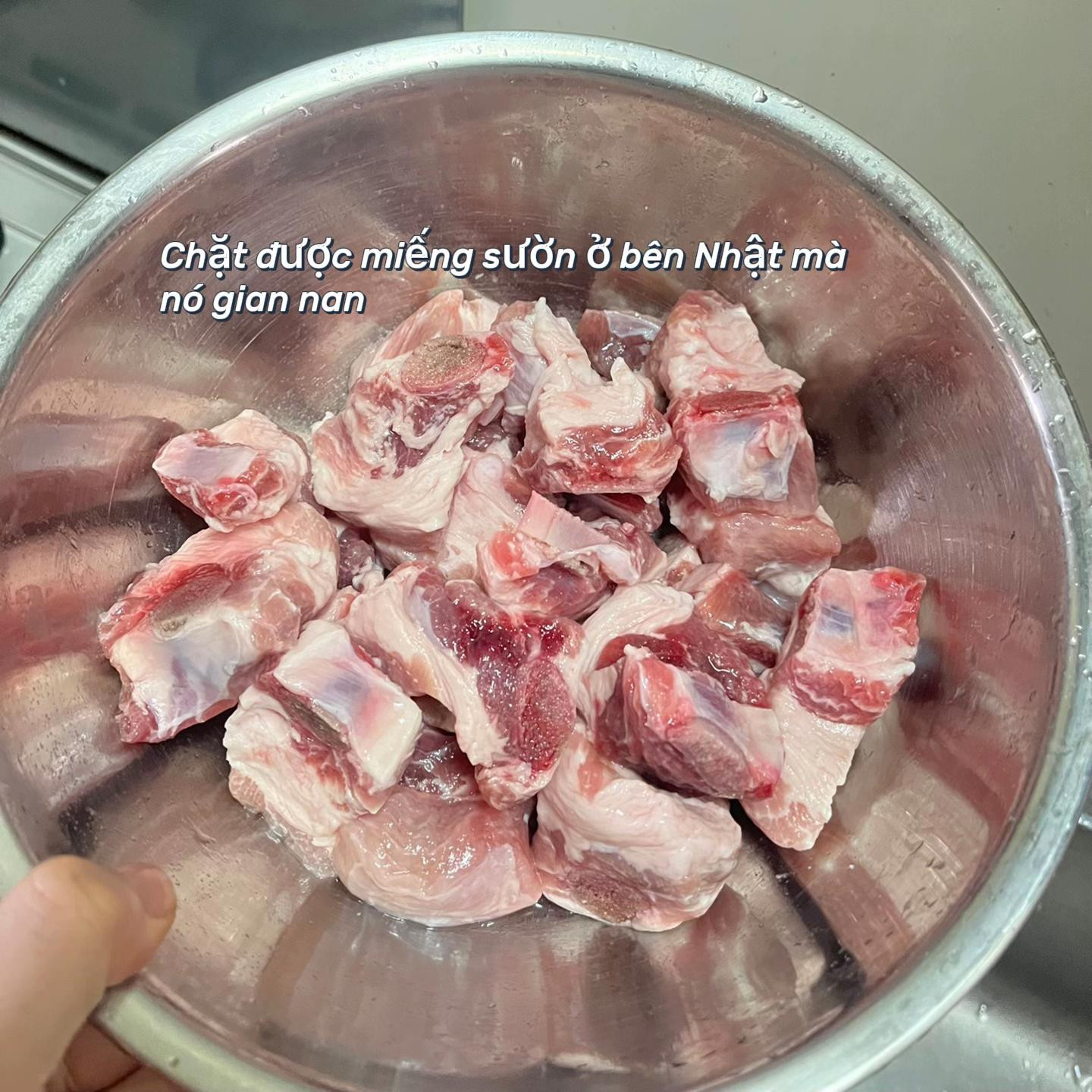 Sườn Rim Mặn Ngọt Đậm Đà, Mềm Mịn Tan Chảy