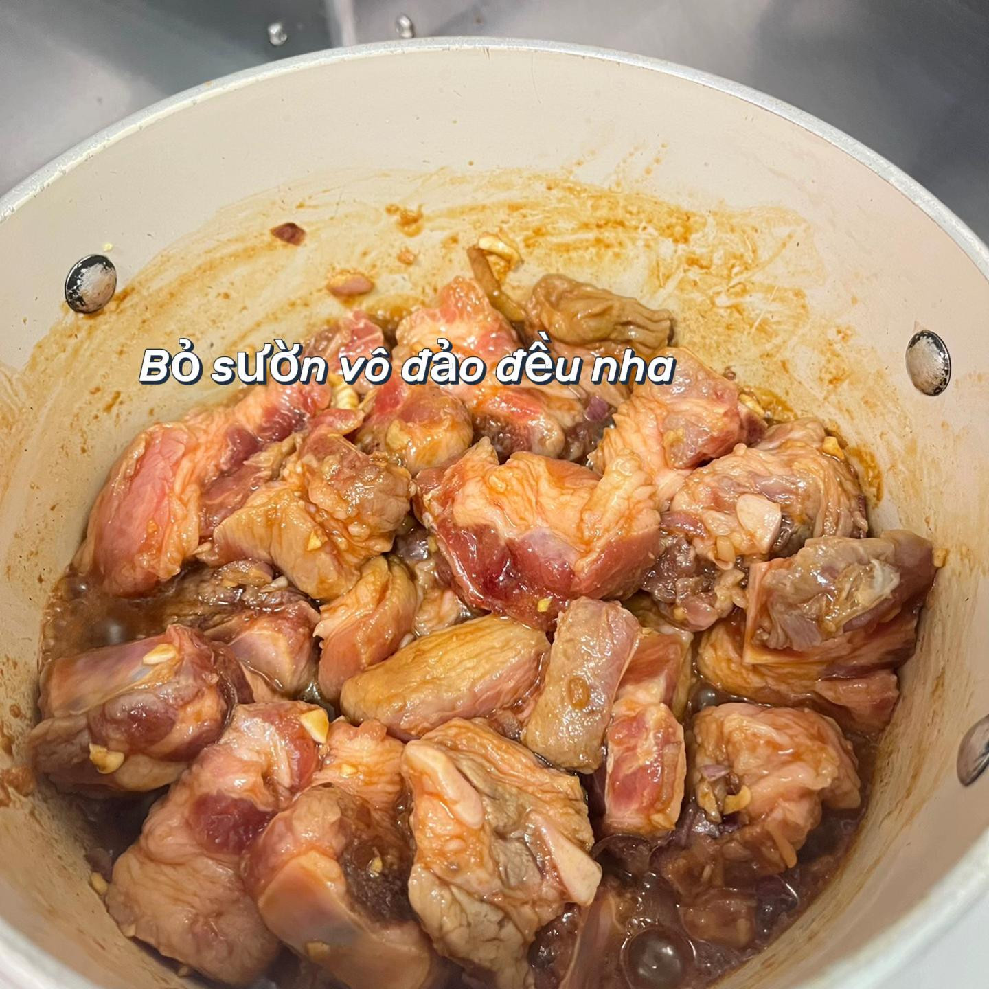 Sườn Rim Mặn Ngọt Đậm Đà, Mềm Mịn Tan Chảy