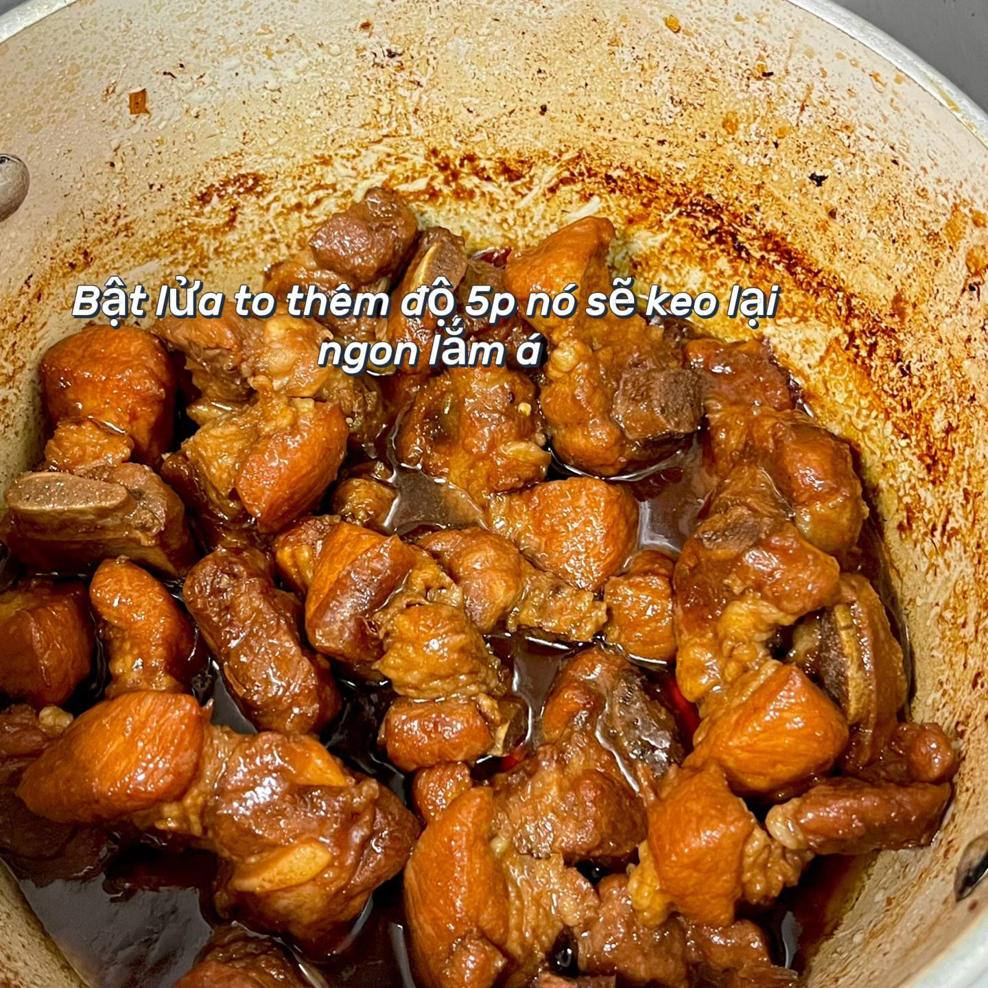 Sườn Rim Mặn Ngọt Đậm Đà, Mềm Mịn Tan Chảy