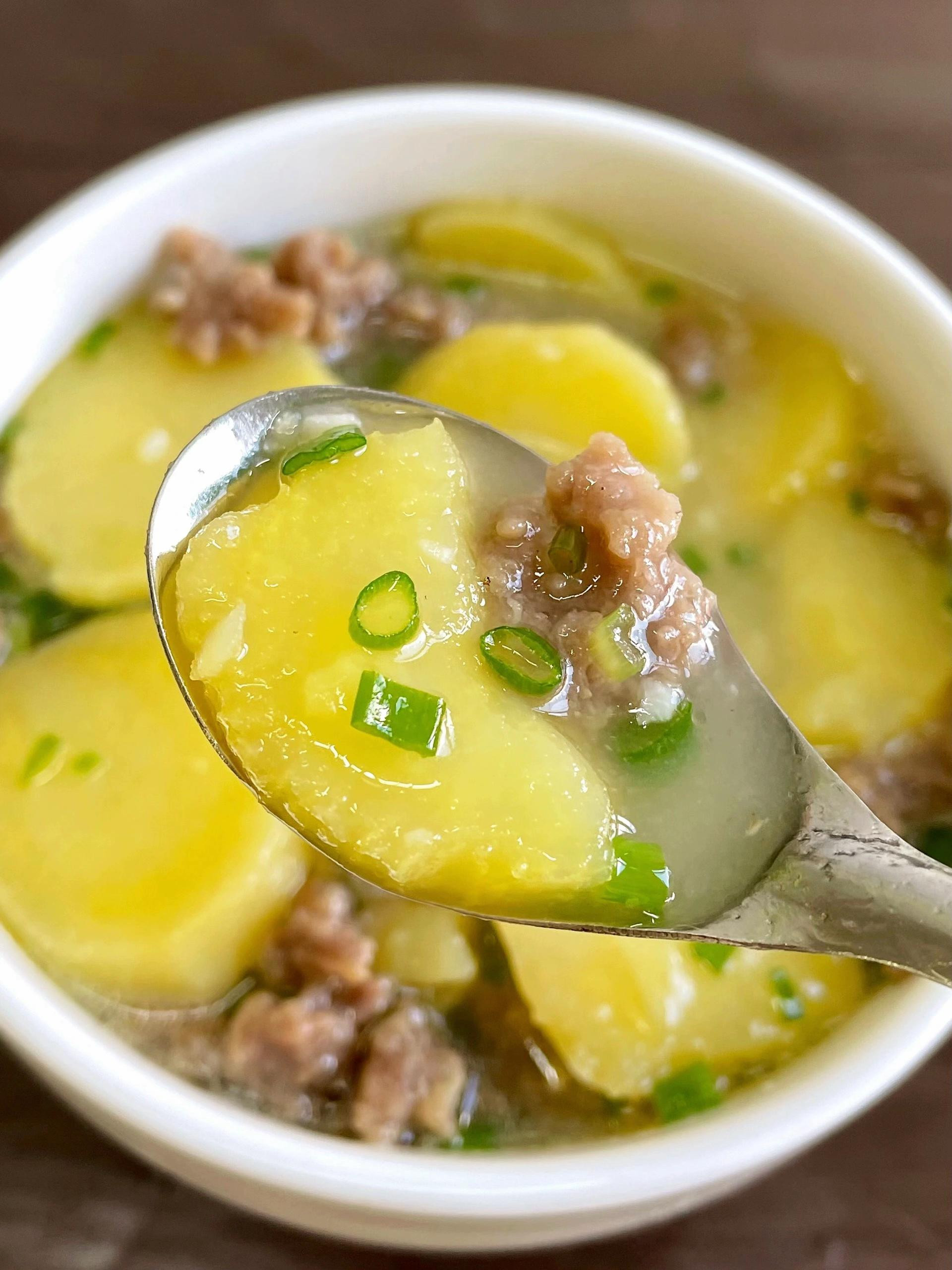 Súp thịt bằm khoai tây thơm ngon đậm đà vị tỏi