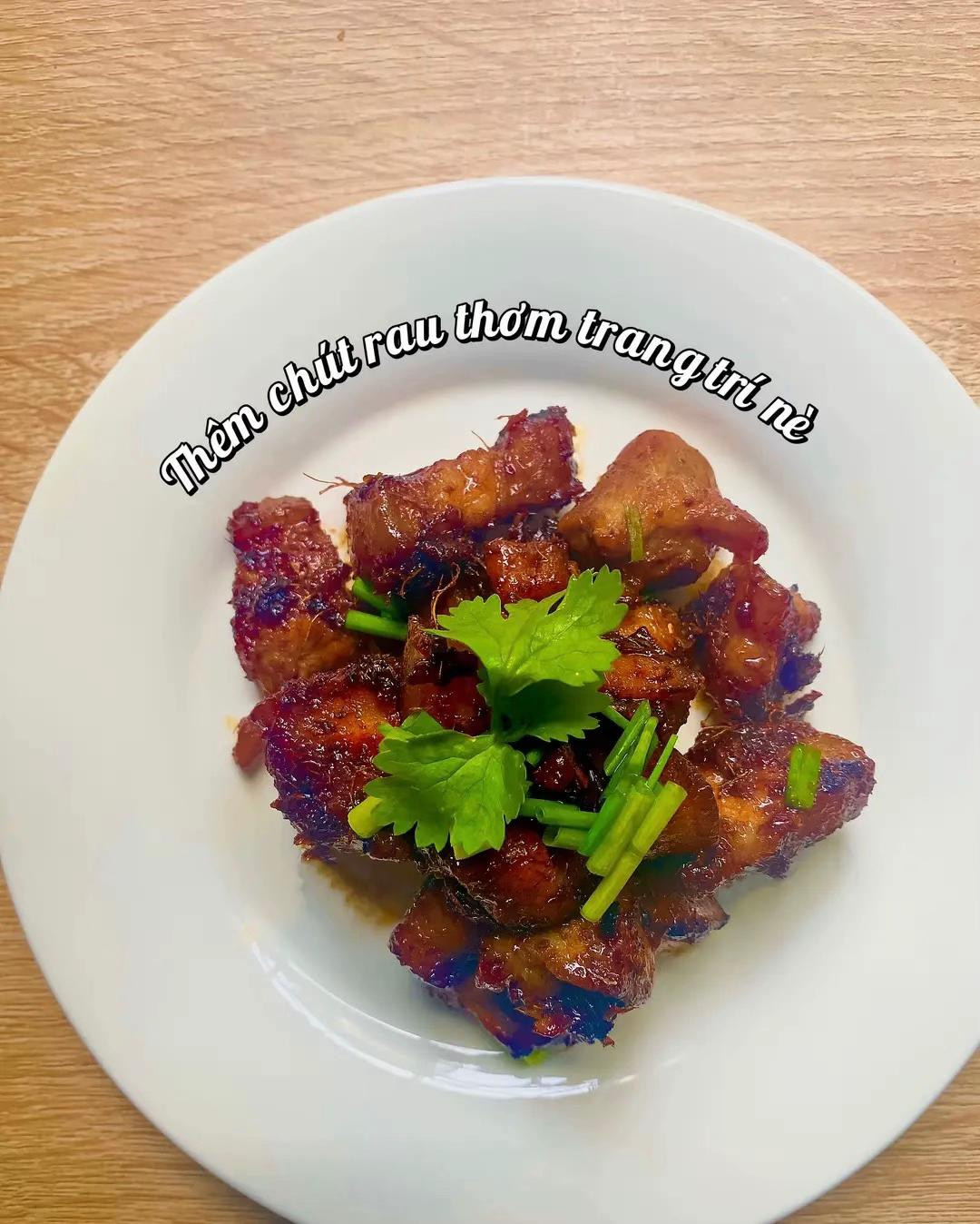 Thịt Ba Chỉ Rang Me Riềng Thơm Ngon Khó Cưỡng