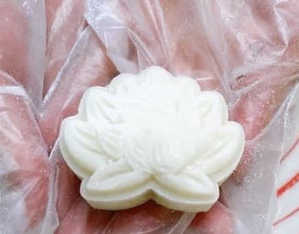 Thưởng Thức Hương Vị Truyền Thống Với Bánh Dẻo Bột Nếp Tinh Tế - Món Quà Trung Thu Đầy Ý Nghĩa