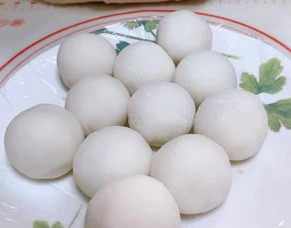 Thưởng Thức Hương Vị Truyền Thống Với Bánh Dẻo Bột Nếp Tinh Tế - Món Quà Trung Thu Đầy Ý Nghĩa