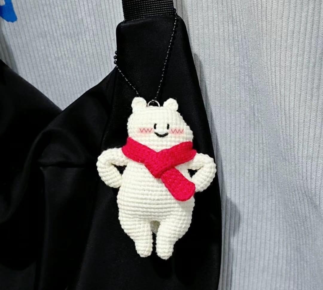 Adorable Crochet Bears in Cute Outfits for Beginners