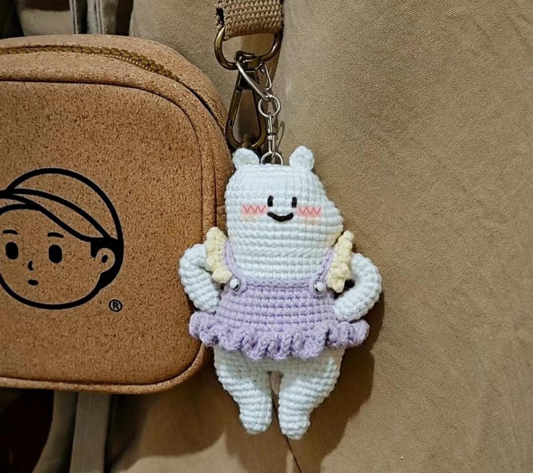 Adorable Crochet Bears in Cute Outfits for Beginners