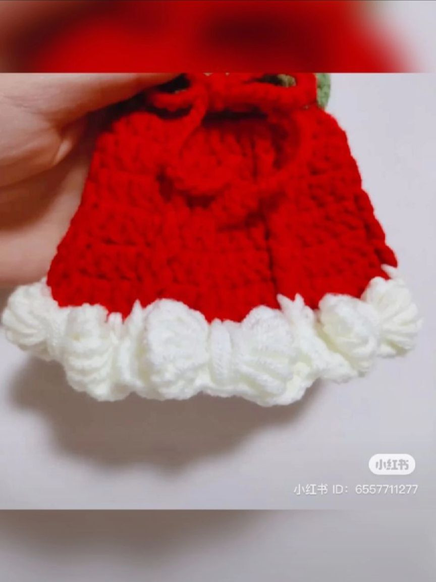 Adorable Crochet Christmas Dress Pattern for Dolls