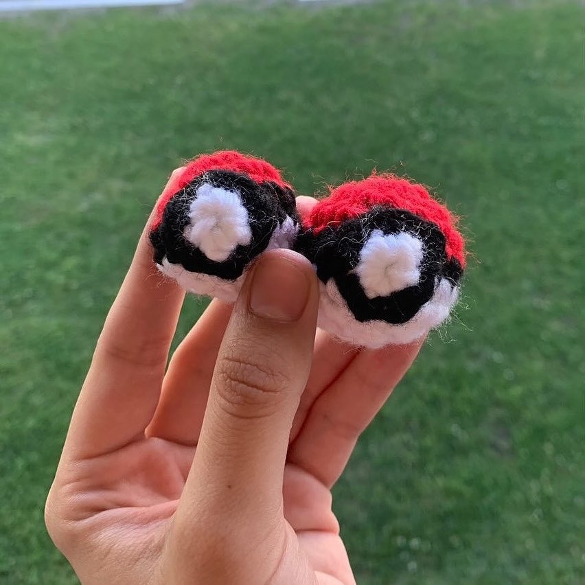 Amigurumi Pokeball Crochet Pattern: Easy and Fun DIY Project