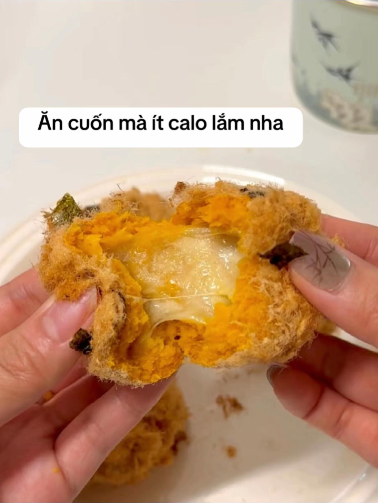 Bánh khoai mật chà bông phô mai tan chảy, hương vị ngọt ngào bổ dưỡng