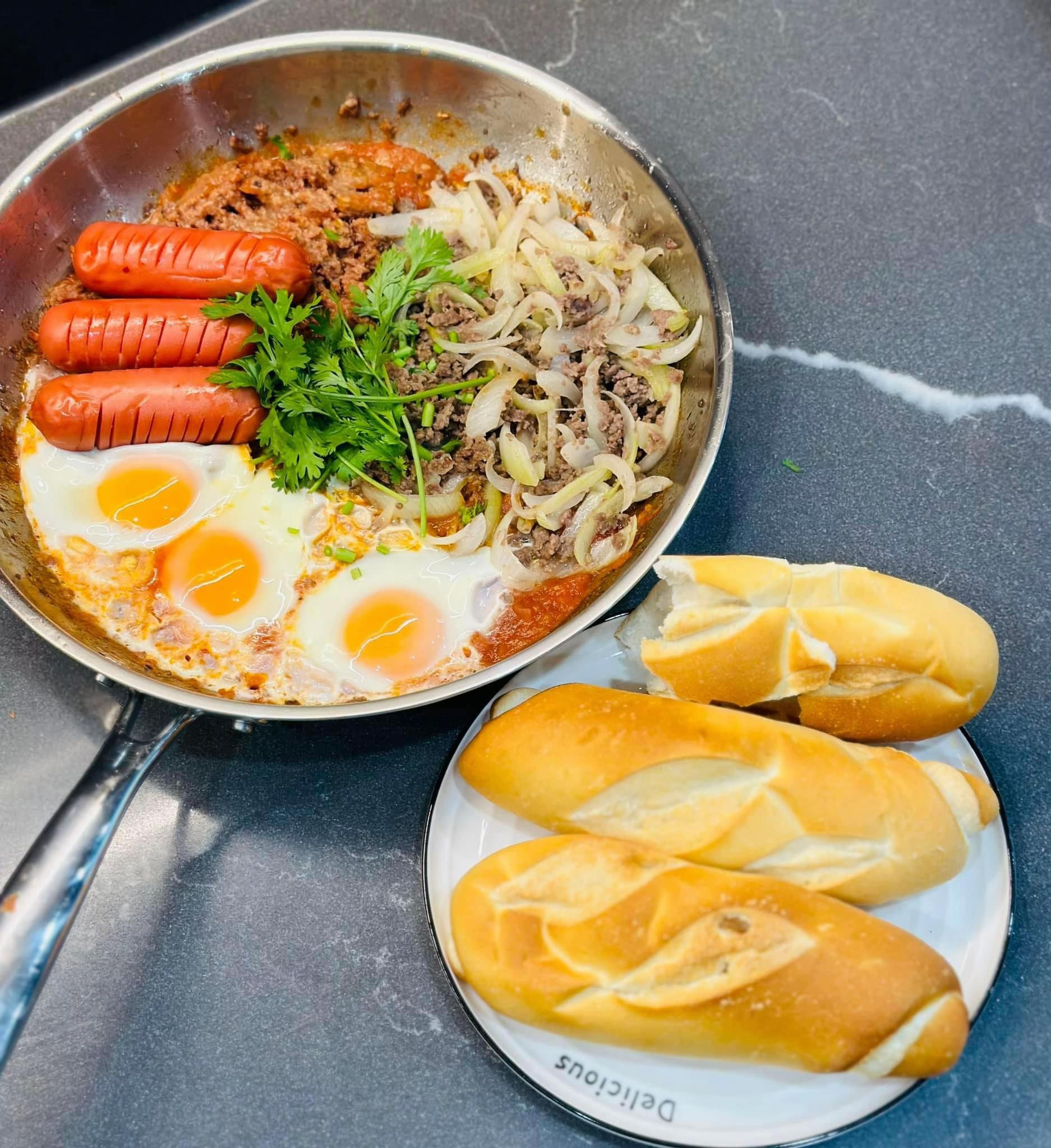 BÁNH MÌ CHẢO TẠI GIA