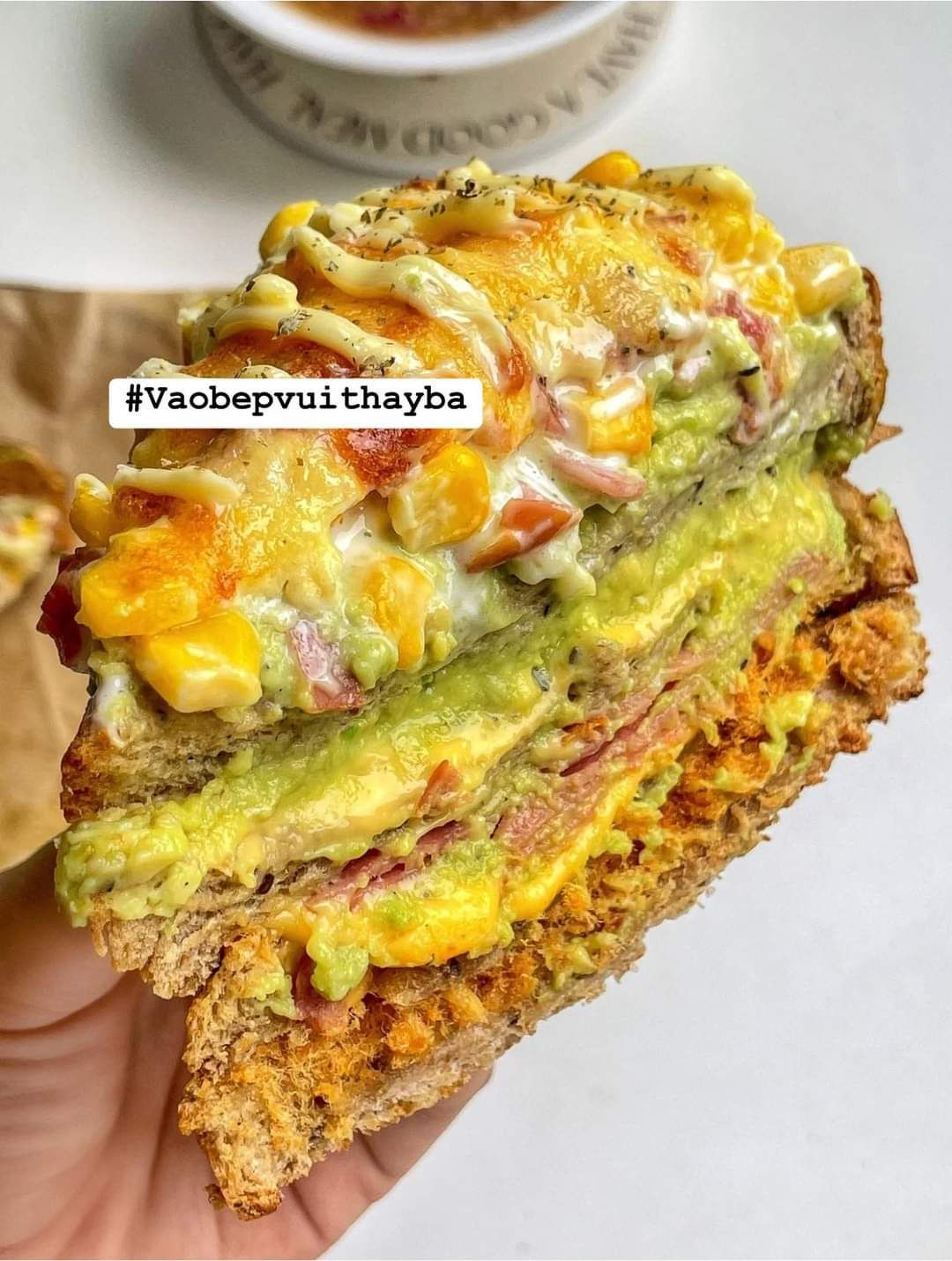 Bánh Mì Ngô Giăm Bông Phô Mai Nướng Giòn