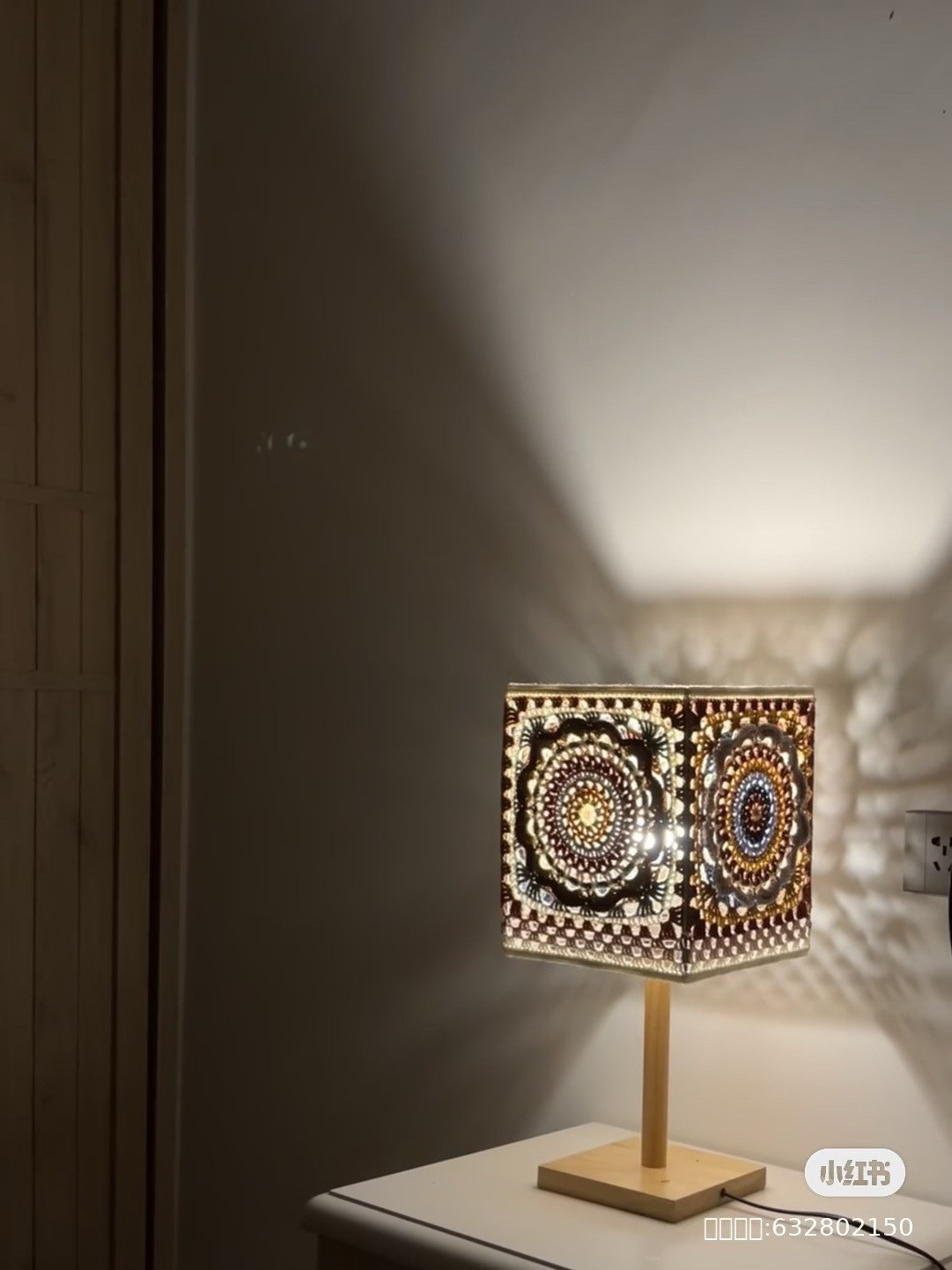 Beautiful Crochet Lamp Cover Pattern for Creative Home Decor