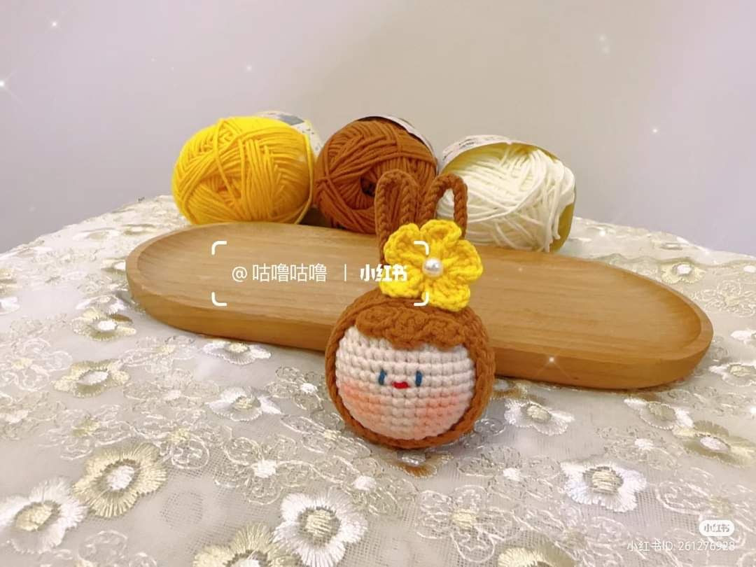 Búp bê móc len thỏ và hoa vàng siêu dễ thương