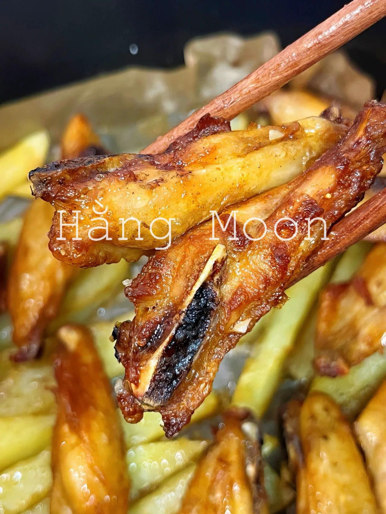 CÁCH LÀM CÁNH GÀ NƯỚNG KHOAI TÂY BẰNG NỒI CHIÊN KHÔNG DẦU 🥔