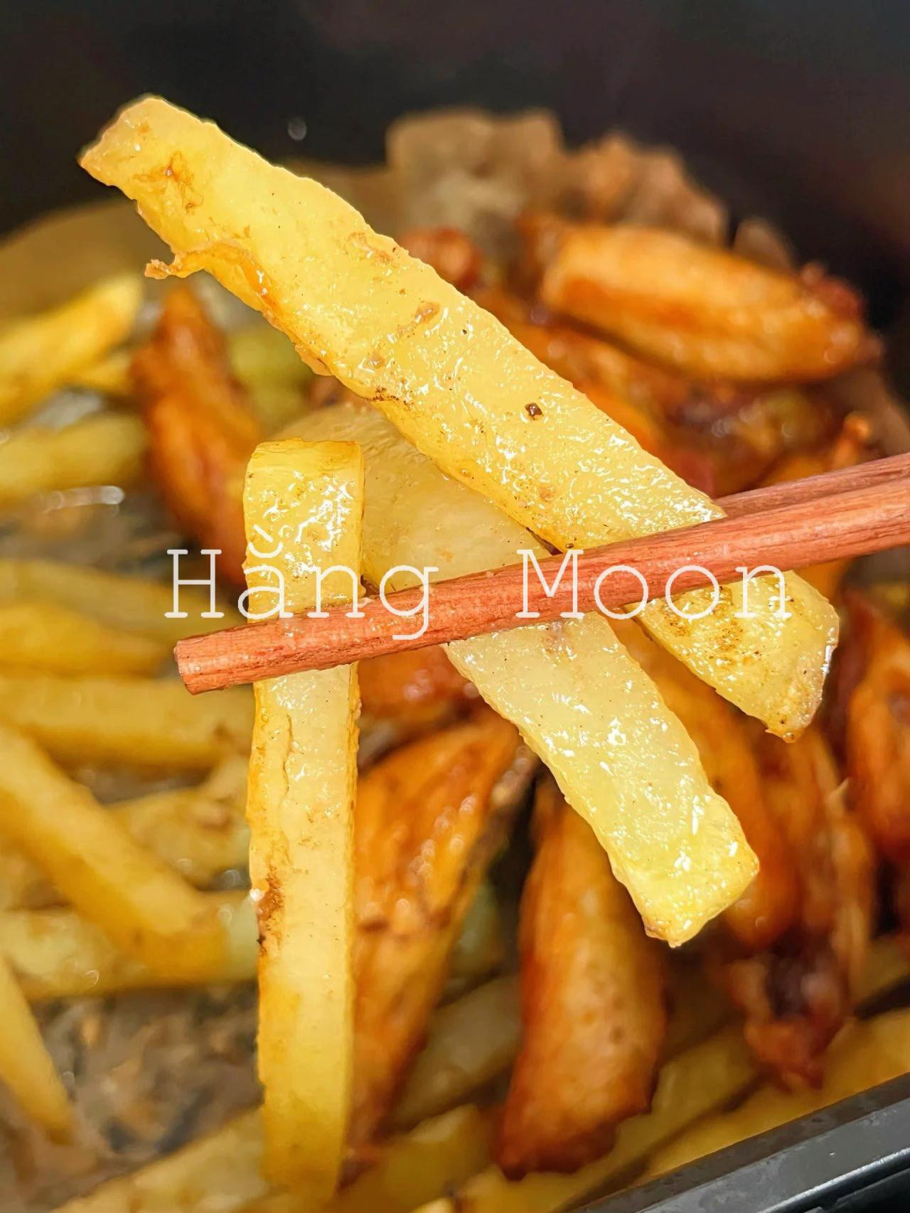 CÁCH LÀM CÁNH GÀ NƯỚNG KHOAI TÂY BẰNG NỒI CHIÊN KHÔNG DẦU 🥔