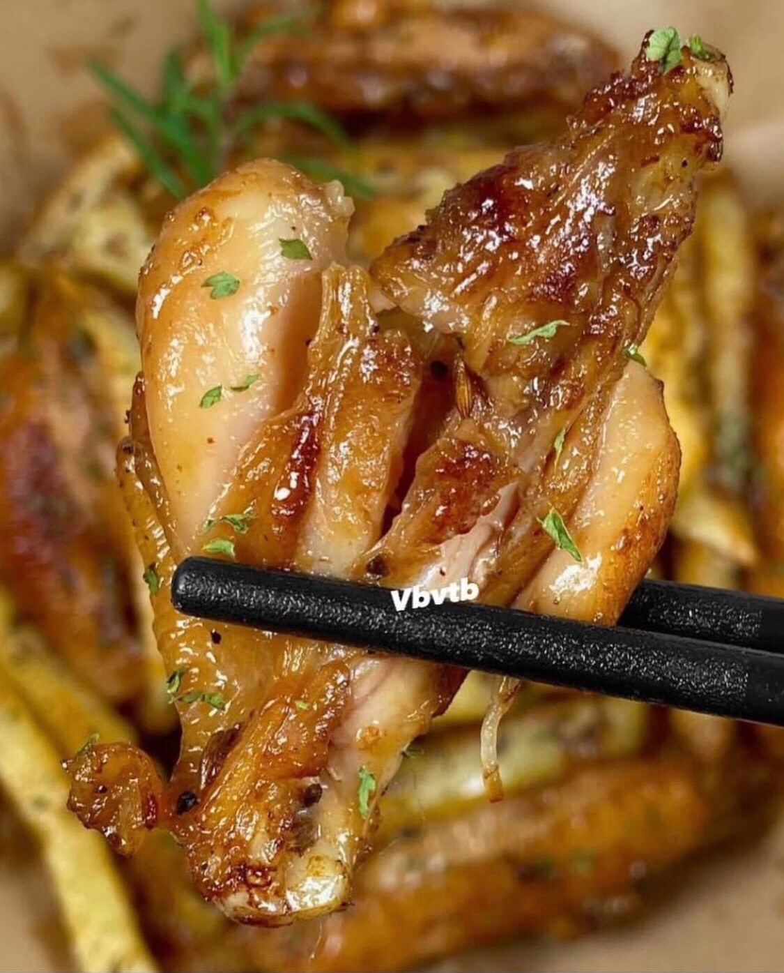 Cánh Gà Chiên Giòn Xào Khoai Tây Thơm Lừng