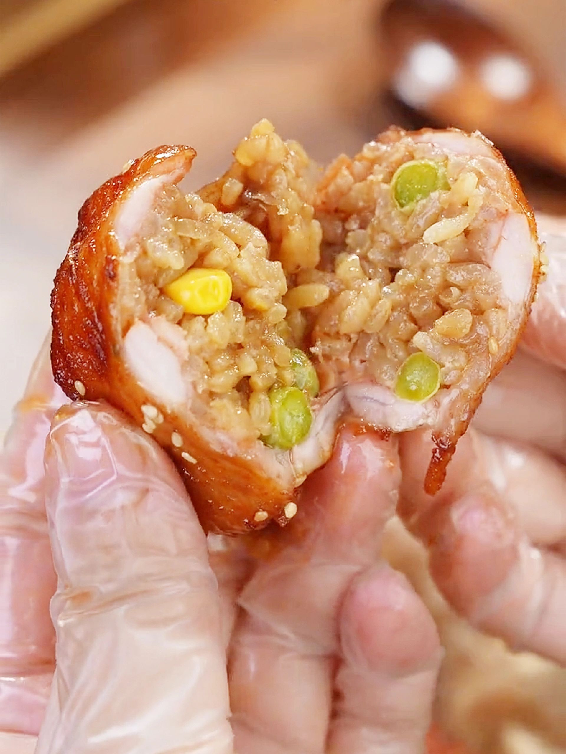 Cánh gà nhồi cơm chiên