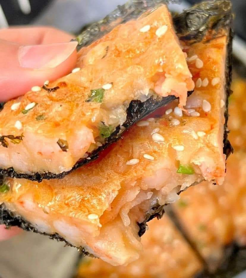 Chả Tôm Giòn Rụm Kết Hợp Rong Biển