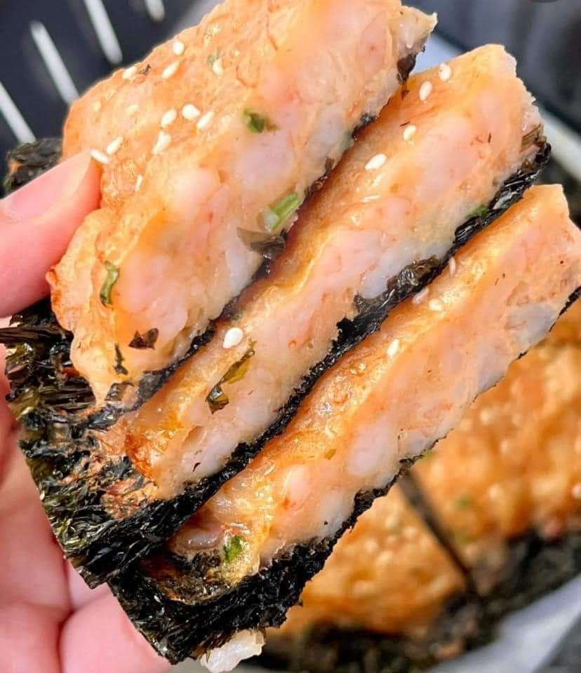 Chả Tôm Giòn Rụm Kết Hợp Rong Biển