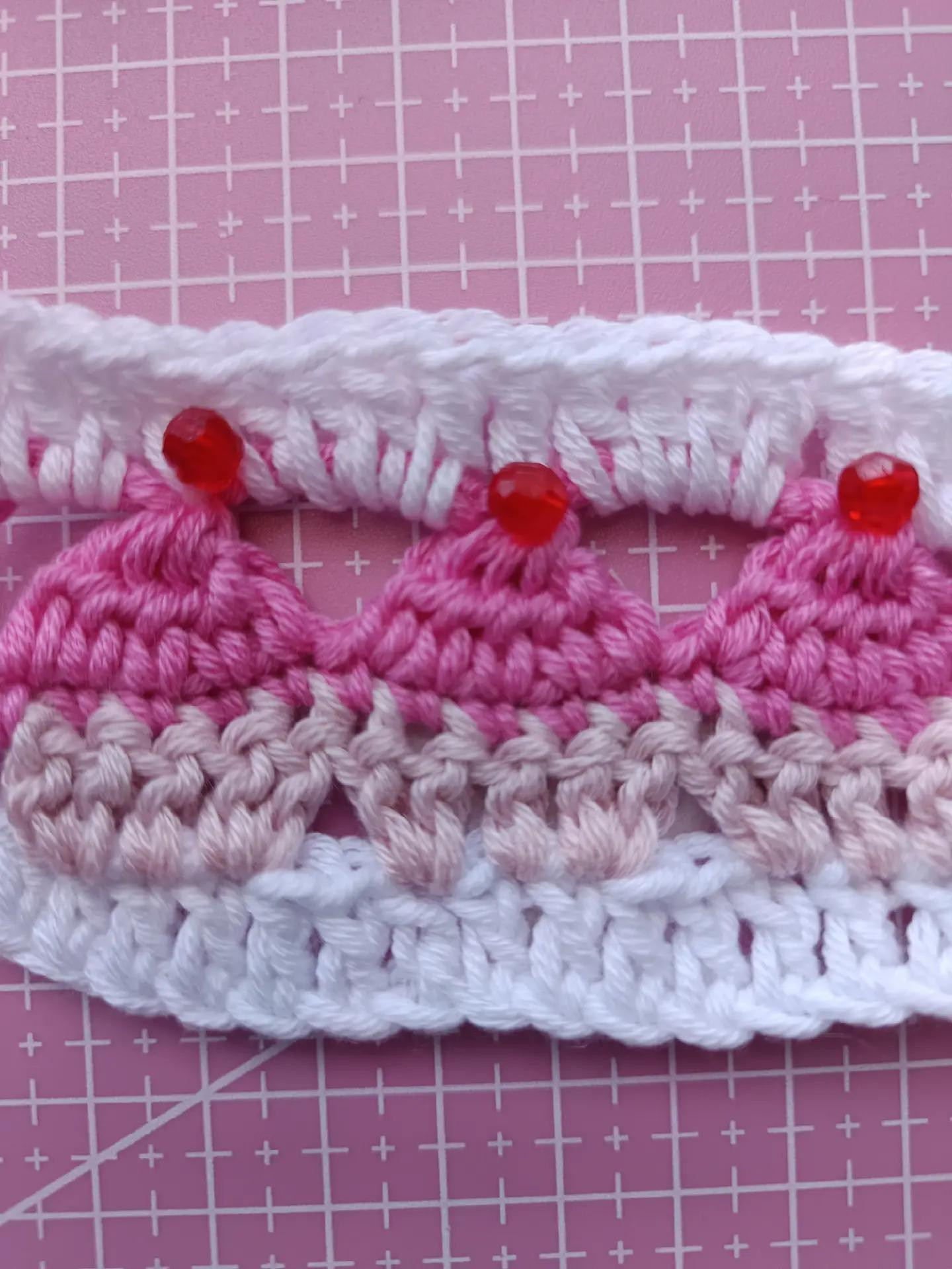 Colorful Cupcake Crochet Pattern with Beads for Creative Projects