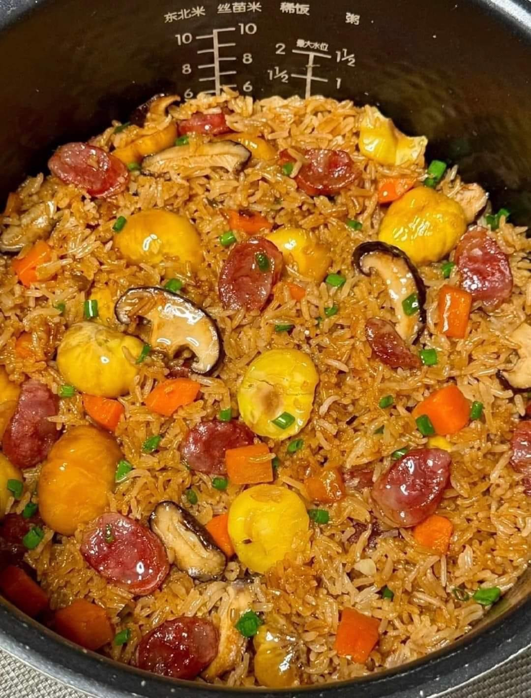 Cơm Lạp Xưởng Hạt Dẻ Đậm Đà Vị Tết