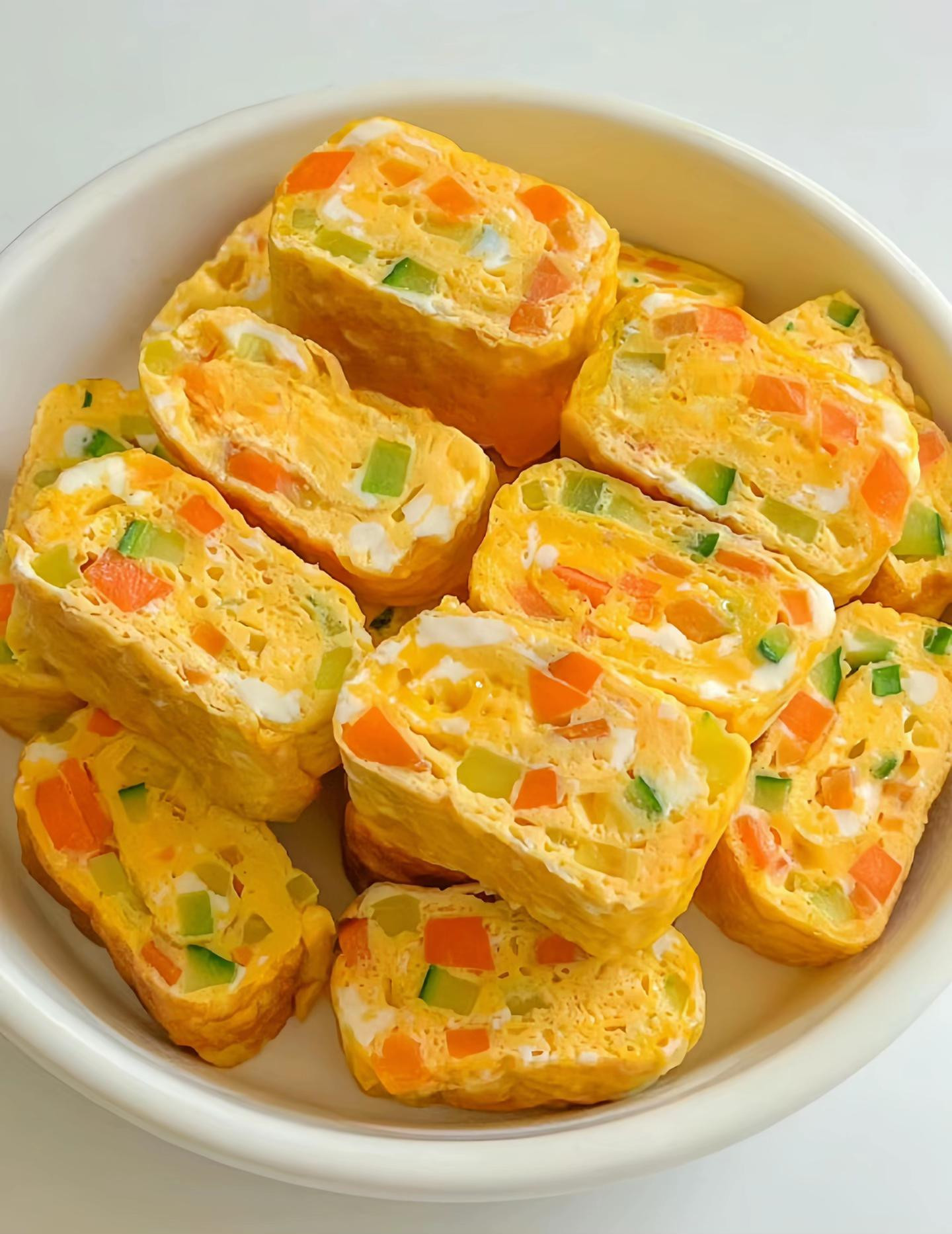 CÔNG THỨC TRỨNG CUỘN RAU CỦ BỮA SÁNG NHẸ NHÀNG, ĐỦ CHẤT, NGON KHÓ CƯỠNG