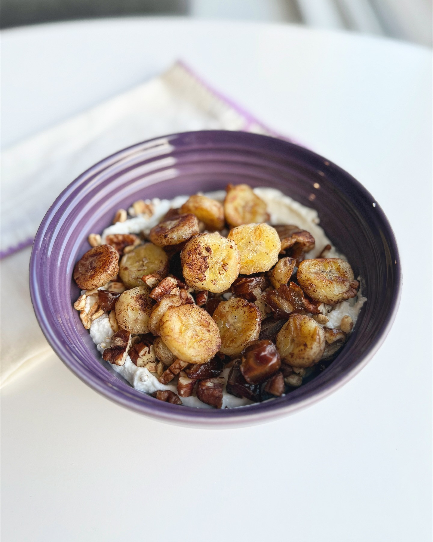 Cozy Caramelised Banana & Pecan Skyr Delight