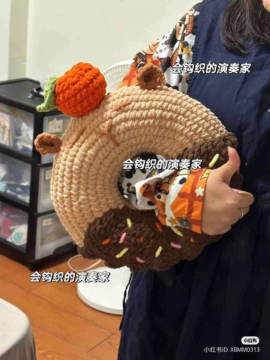 Creative Crochet Donut Design with Colorful Toppings