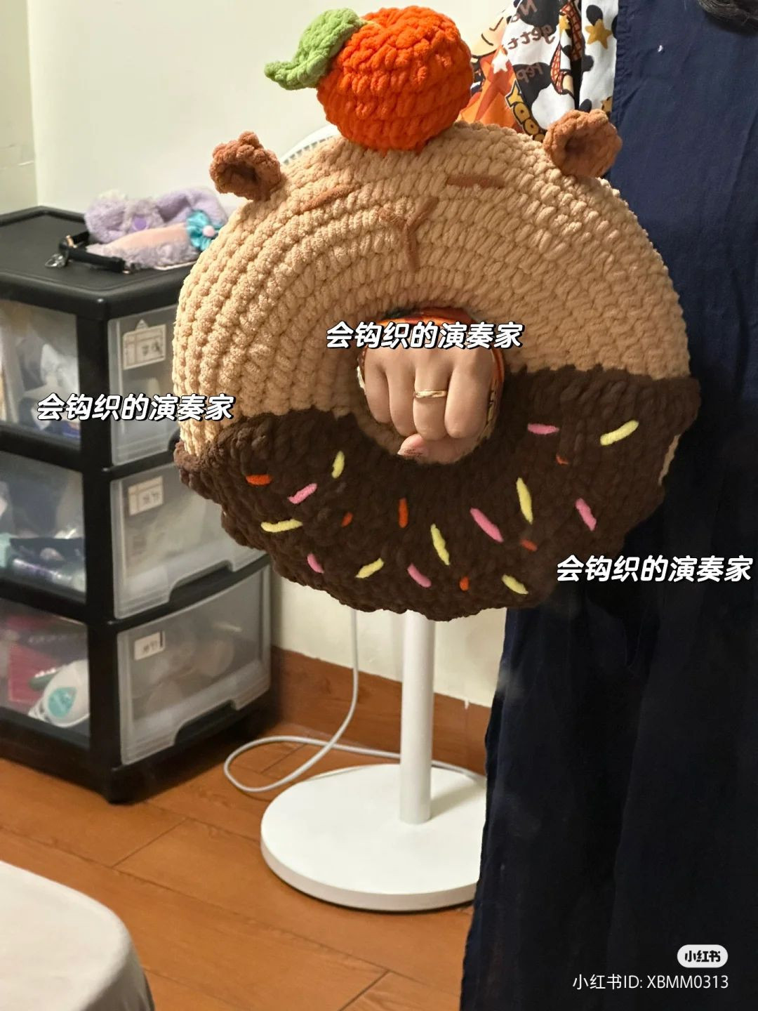 Creative Crochet Donut Design with Colorful Toppings