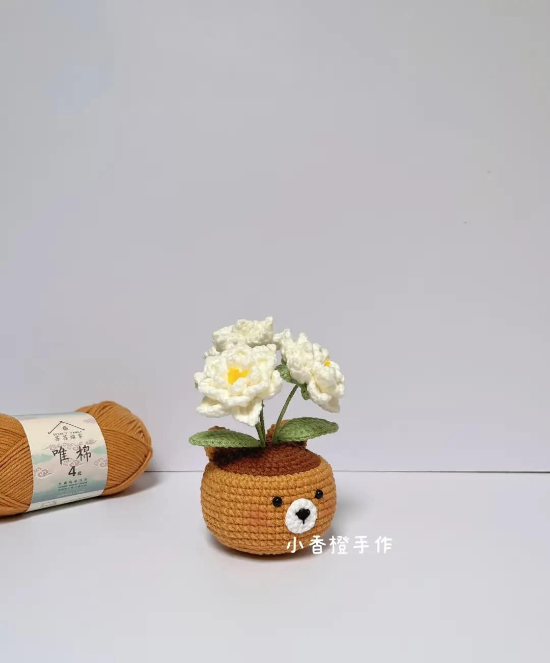 Crochet Bear Pot with White Flowers Pattern Tutorial