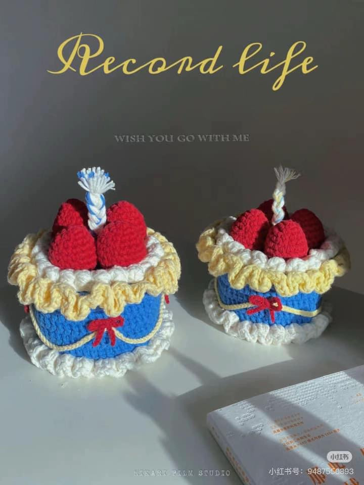 Crochet Layer Cake with Strawberry Topping Pattern