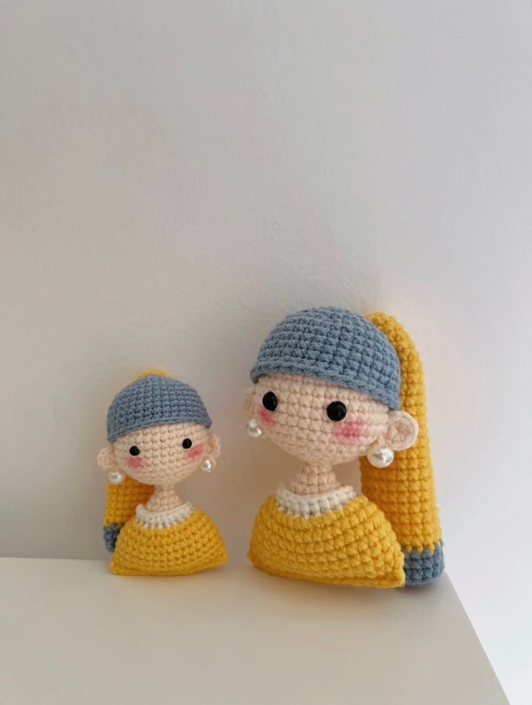 Crochet Pattern: Cute Winter Dolls with Beanies and Scarves