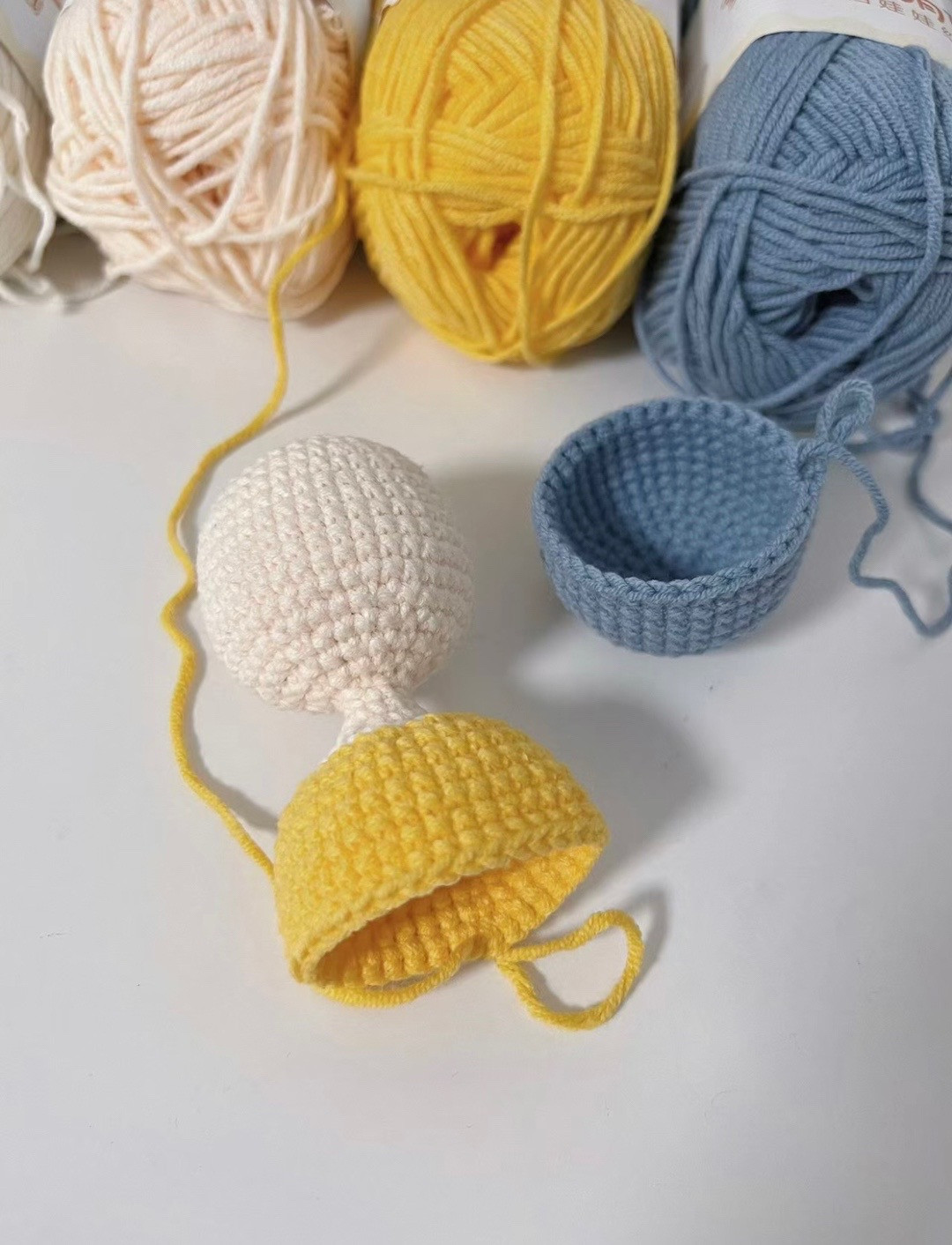 Crochet Pattern: Cute Winter Dolls with Beanies and Scarves