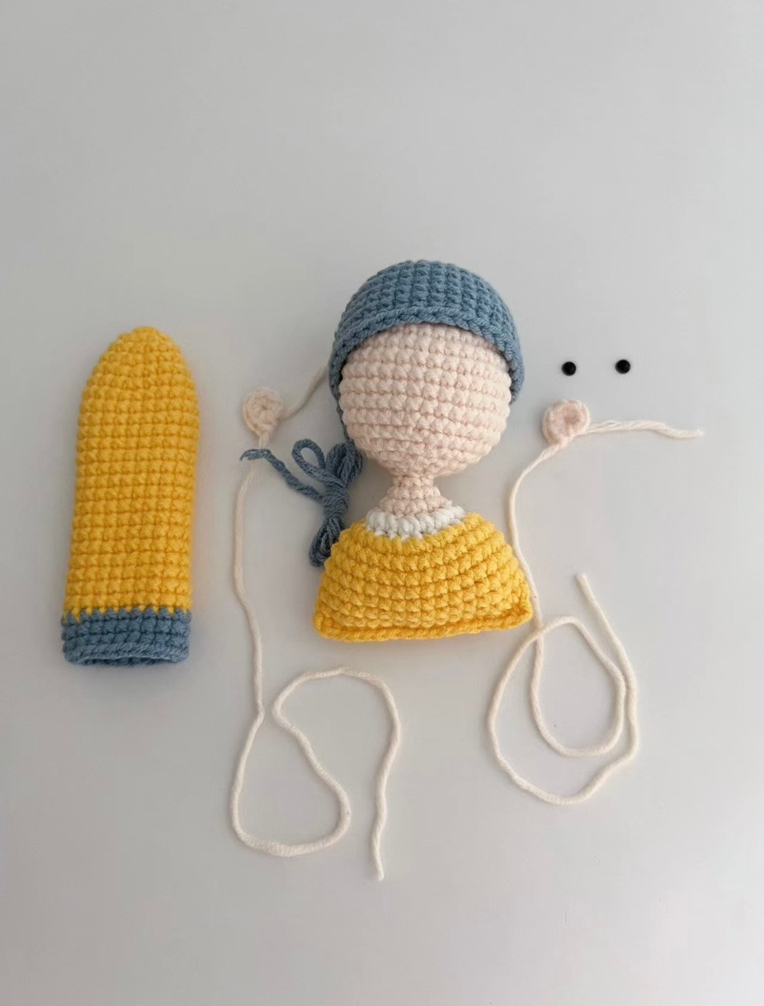 Crochet Pattern: Cute Winter Dolls with Beanies and Scarves