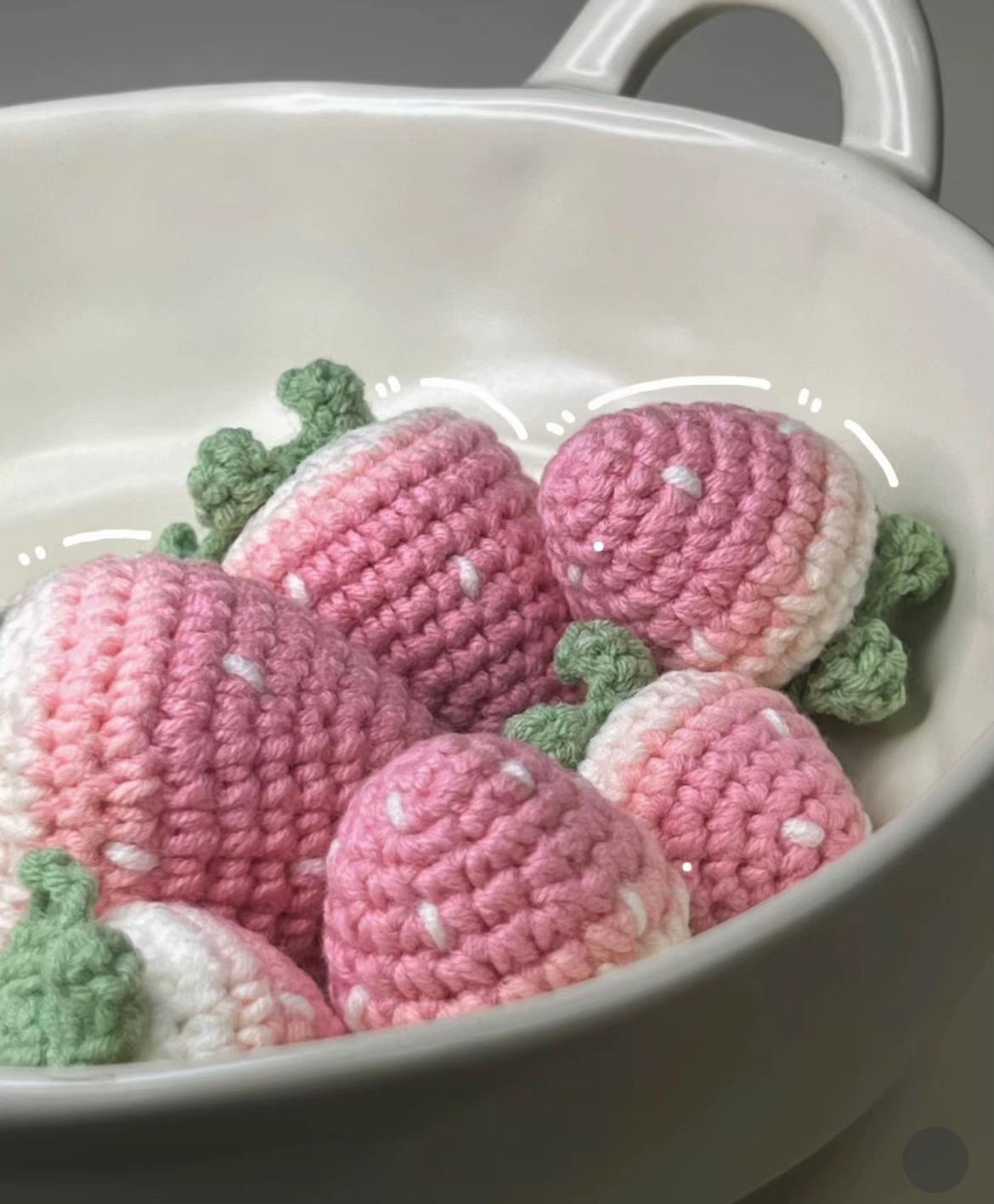 Crochet Pattern for a Cute Strawberry Amigurumi