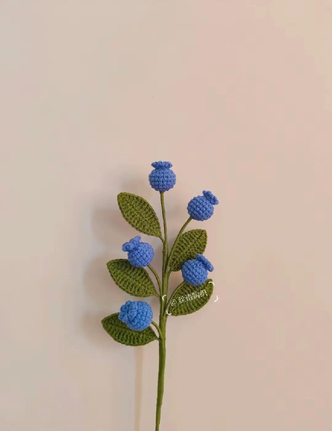 Crochet Pattern for Snow Berry Decoration with Detailed Instructions