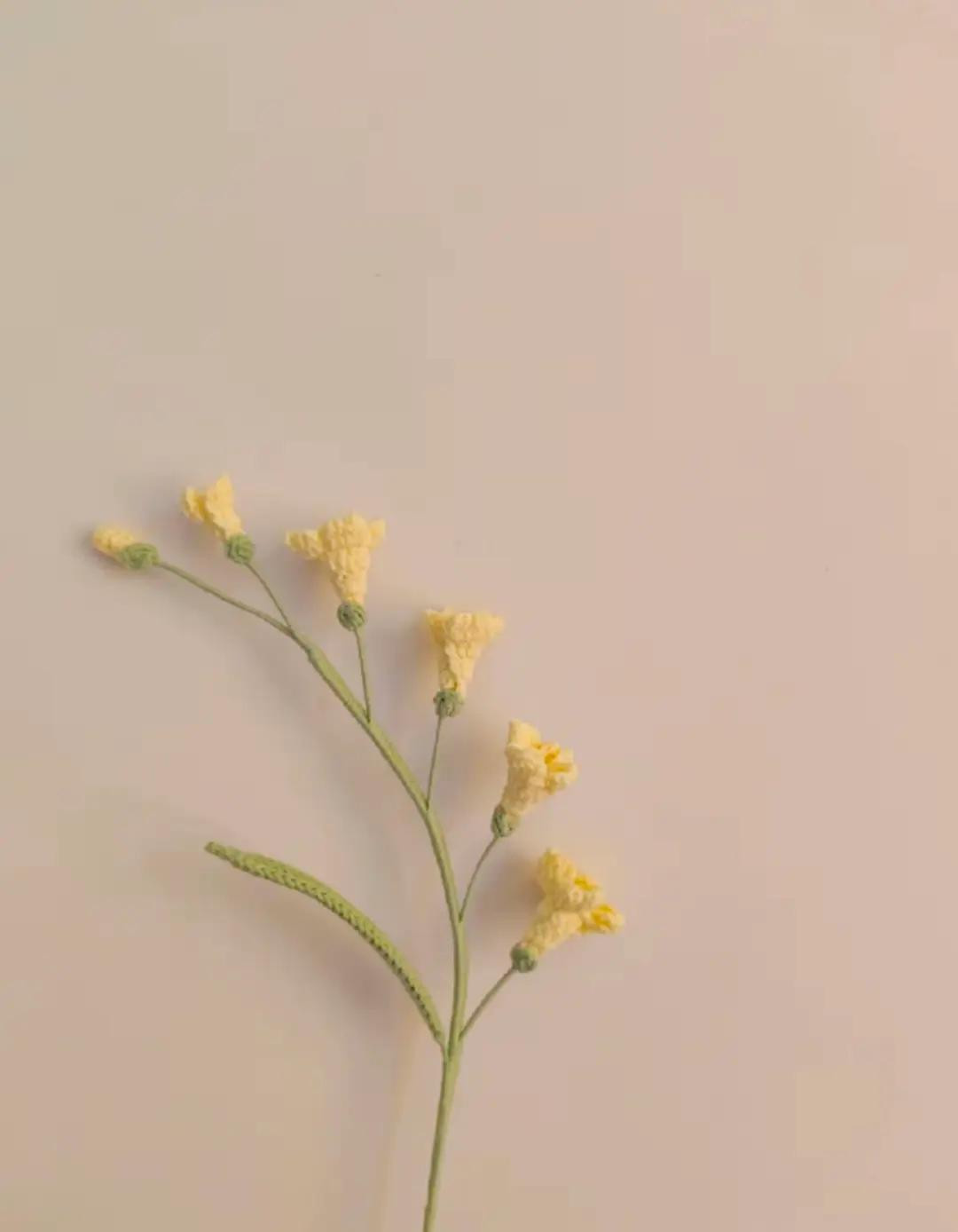 Crochet Pattern for Snow Berry Decoration with Detailed Instructions