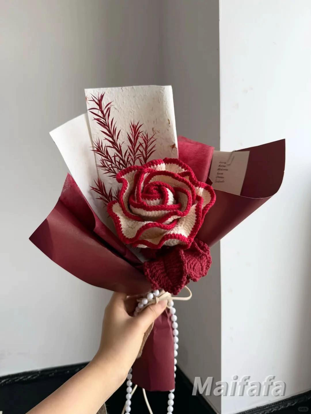 Crochet Rose Bouquet Pattern for Elegant Home Decor