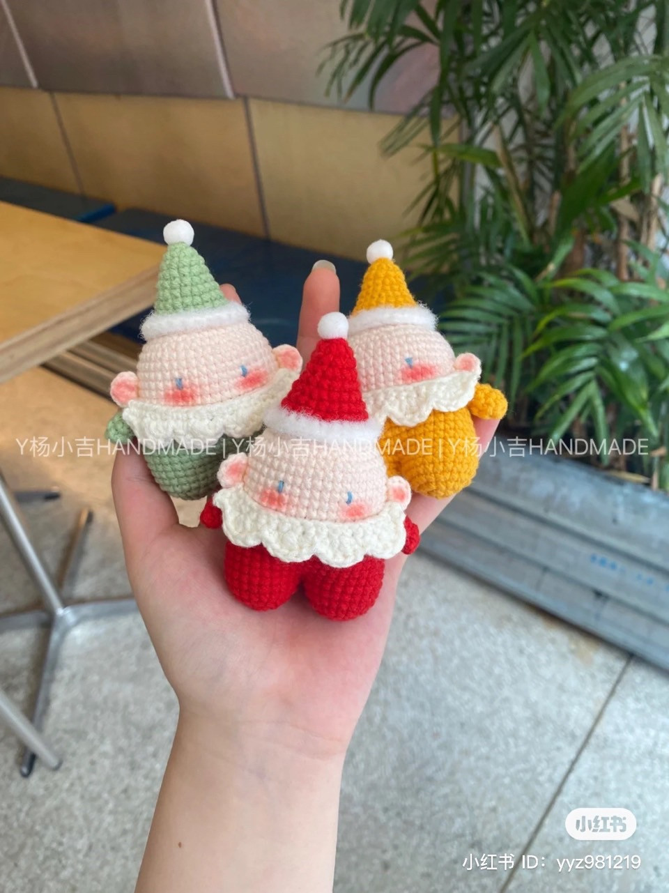 Crochet Santa Claus Figures for a Merry Christmas Celebration